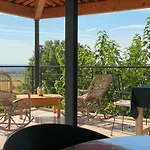 Japandi Avec Vue - En Uzege Villa Aubussargues