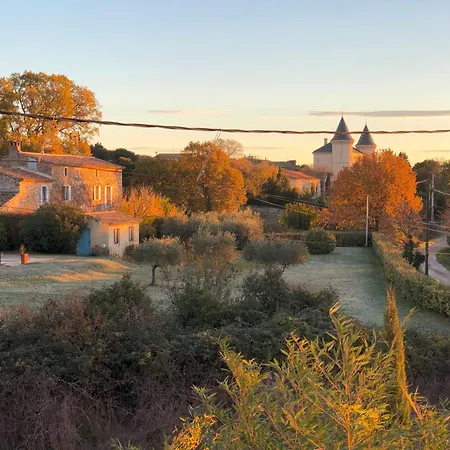 Japandi Avec Vue - En Uzege Vila Aubussargues