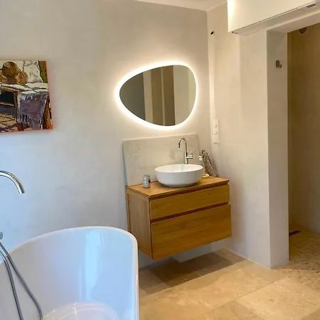 Vila Japandi Avec Vue - En Uzege *